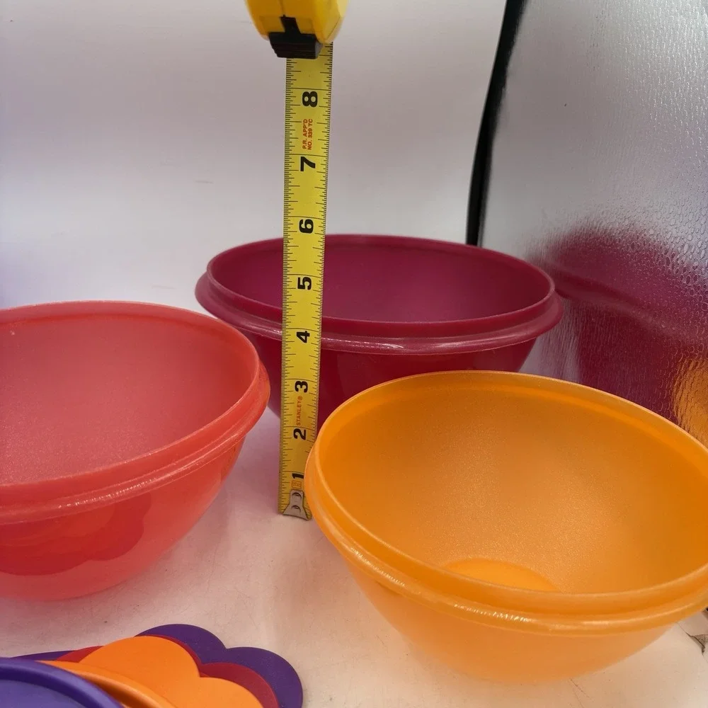Tupperware Wonderlier Bowls w Seal Lids Nesting Modern Set of 5